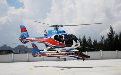 Mới đây, ngày 24/4, dịch vụ bay tham quan bằng trực thăng tại TP. Đà Nẵng đã được khai trương nhằm phục vụ du khách. Đơn vị khai thác dịch vụ này là Công ty trực thăng miền Trung, đóng tại Đà Nẵng.