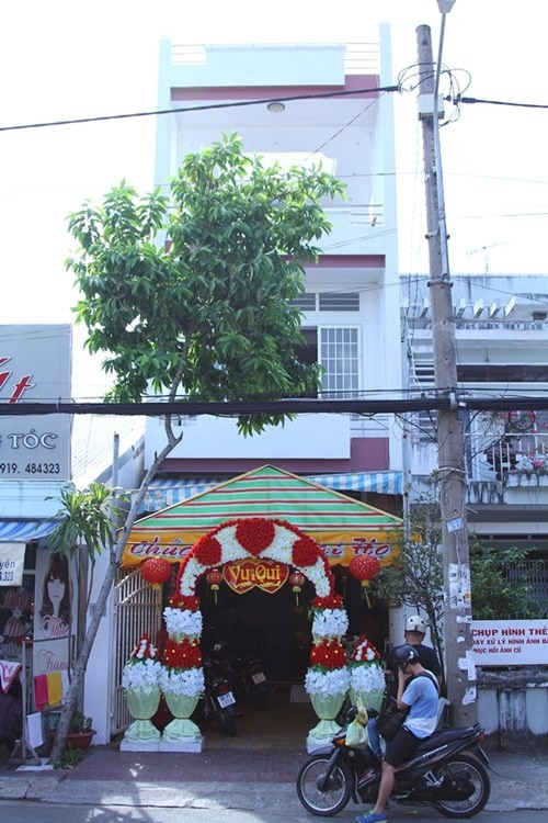 Ngôi nhà 2 tầng ở Rạch Giá, Kiên Giang là chốn đi về bình yên, ấm cúng gia đình của ca sỹ Thủy Tiên.