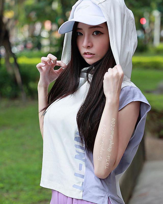 Hot girl Quách Quỷ Quỷ (tên tiếng Anh là Angela ) là một trong những mỹ nhân gợi cảm cực nổi tiếng ở Đài Loan.