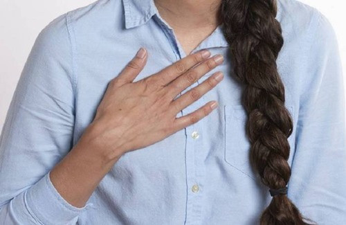 Dang tam thay nguc chay sua mau, hoa ra mac benh hiem nay