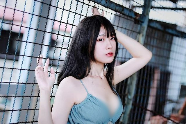 Mỗi lần xuất hiện đều chỉn chu, hút mắt, hot girl khiến người hâm mộ không thể ngừng tán dương, ca ngợi.