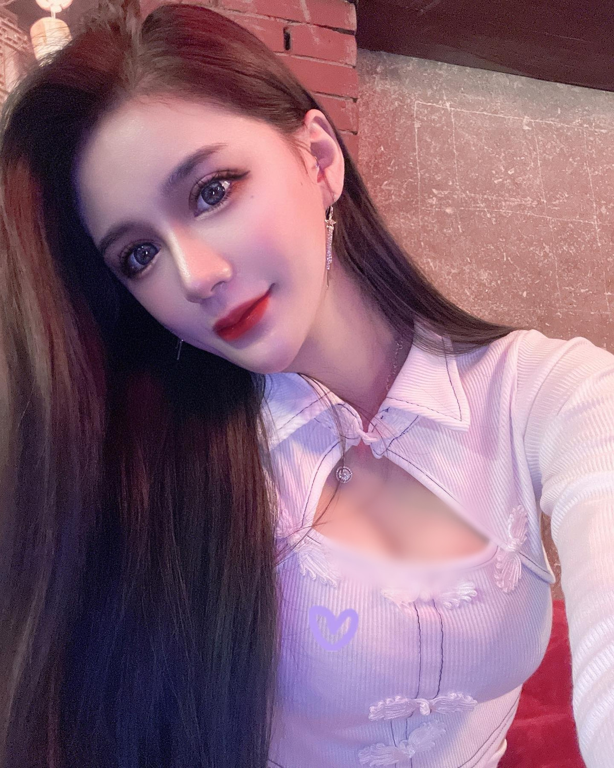 Tuy rằng vẫn có anti fan nói Kimmy Hi Nghiên dựa vào dao kéo mới có được khuôn mặt xinh đẹp, ưa nhìn.