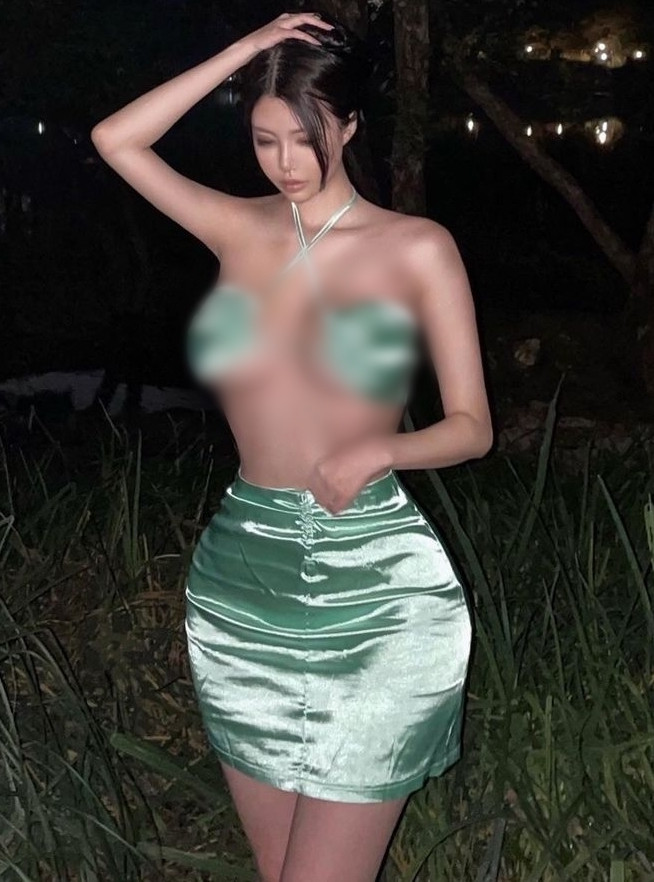 Vốn dĩ, Si Young có gu trang điểm và phong cách thời trang rất cởi mở, phóng khoáng, theo phong cách của châu Âu.