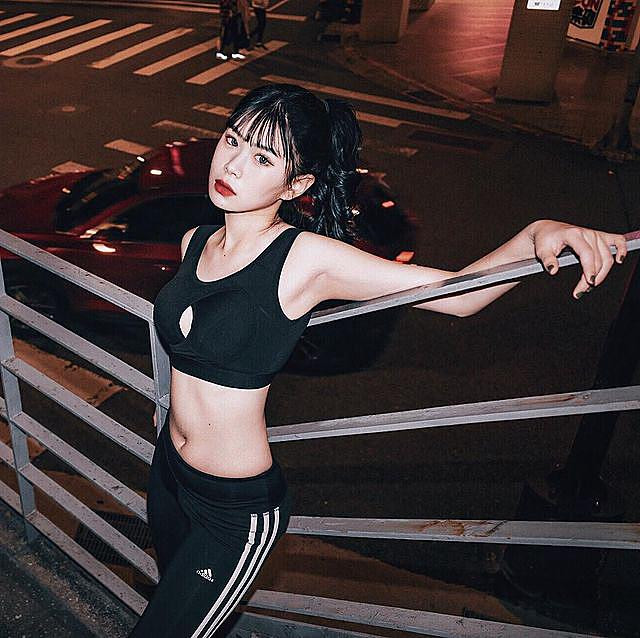 Các fan hâm mộ của cô nàng hi vọng sau lần này, Phan Phan sẽ tỉnh táo và sáng suốt hơn, không mắc sai lầm tương tự.