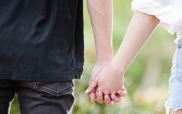 5 nam doi ban gai lien tuc chi vi dieu nay khi ai an