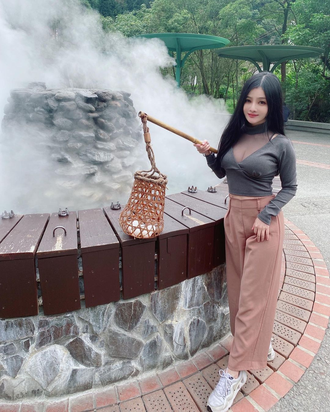 Hiện tại, khi không còn kinh doanh thực phẩm nữa nhưng cô nàng vẫn giữ được sự yêu thích của cộng đồng mạng.