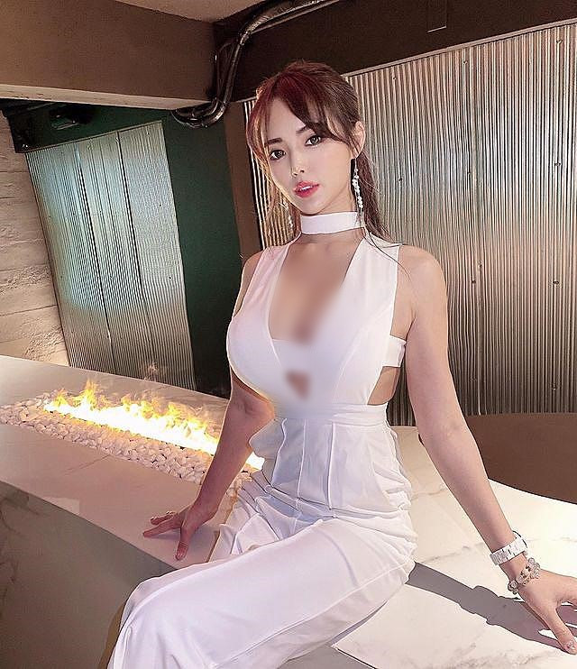 Vì vậy, khi những lùm xùm không hay xảy ra về mặt hình ảnh, người hâm mộ hi vọng Chu Miêu Miêu sẽ tỉnh táo hơn.