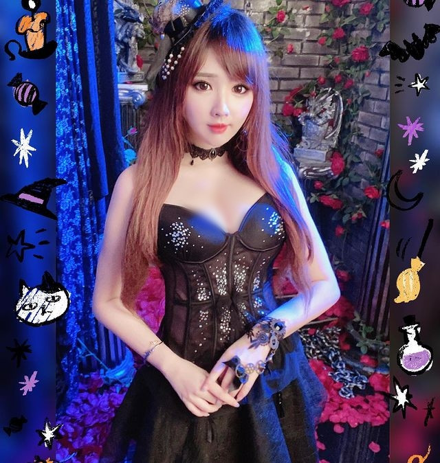 Tiểu Bình Quả cũng rất nghiêm túc trong lĩnh vực người mẫu, cô nàng đã tham gia rất nhiều dự án.