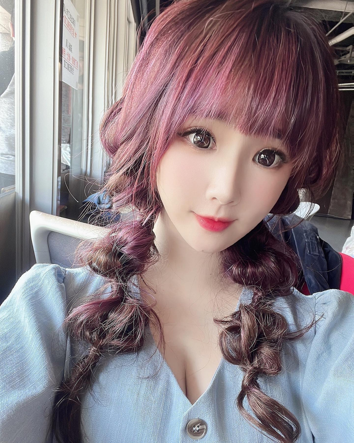 Hot girl Tiểu Bình Quả, người Đài Loan, nổi tiếng với nhan sắc ngây thơ, trong sáng cùng dáng vóc nóng bỏng, bốc lửa.