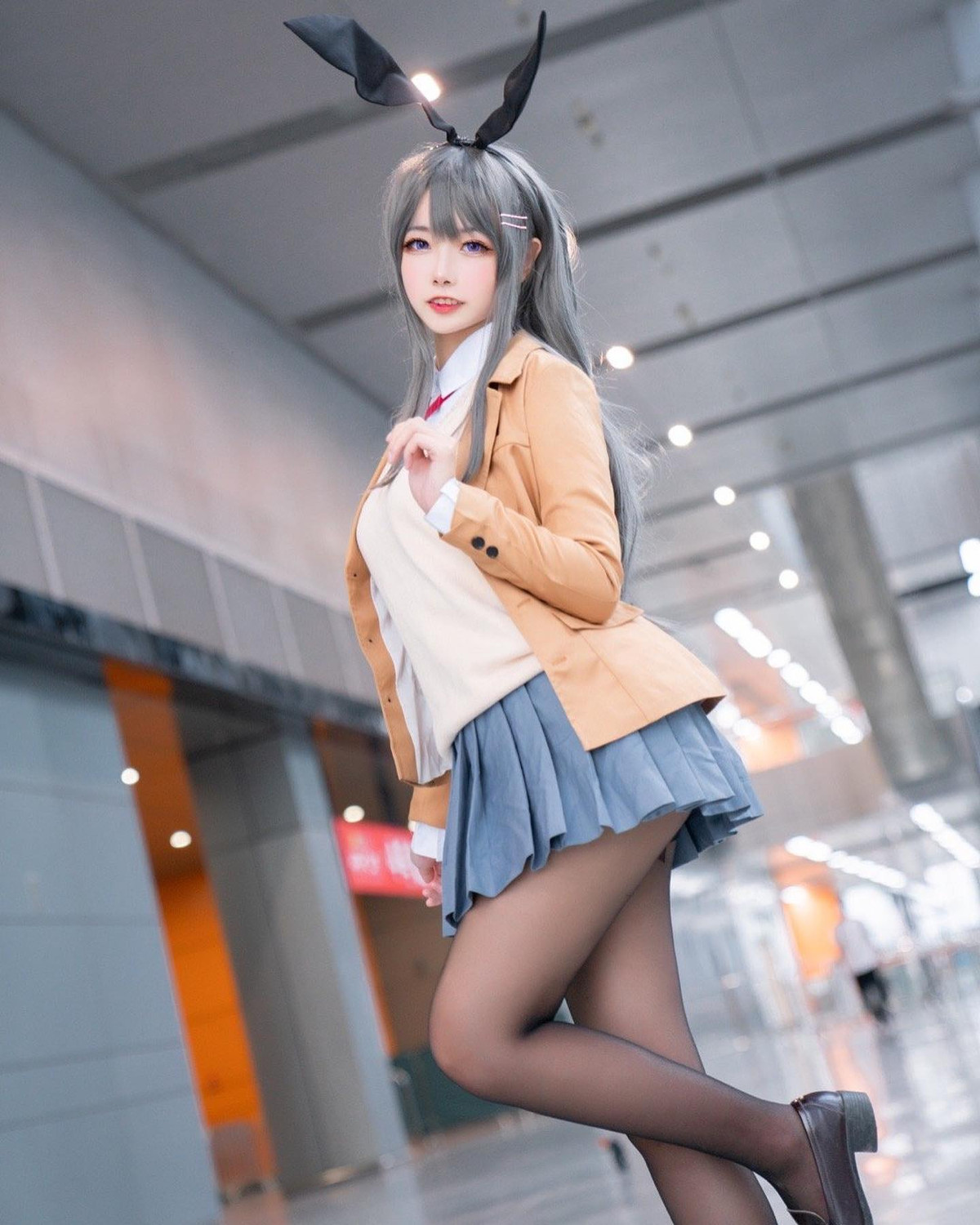 Trên trang IG cá nhân, Quỳ Quỳ thường xuyên chia sẻ những hình ảnh cô nàng diện đồ cosplay các nhân vật, hiếm khi chia sẻ ảnh đời thường.