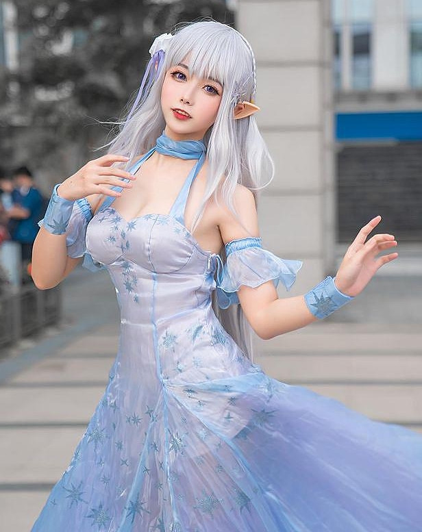 Đa số mọi người đều cho rằng, với nhan sắc và thần thái này, Quỳ Quỳ sẽ có thể giữ được địa vị của mình thêm thời gian dài nữa.