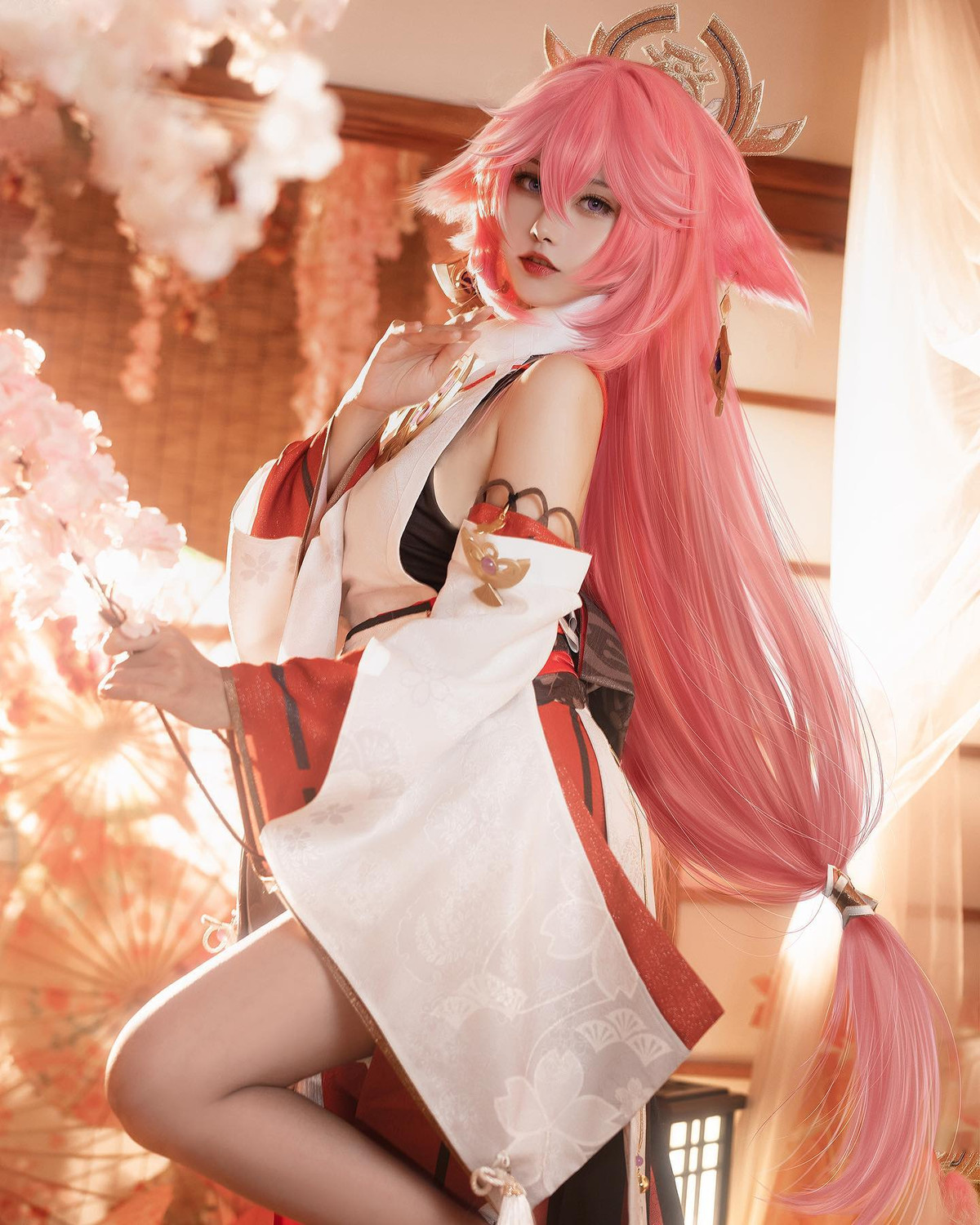 Nói cách khác, qua những hình ảnh của Quỳ Quỳ, các fan hâm mộ cảm thấy cô nàng giống như "xé sách bước ra".