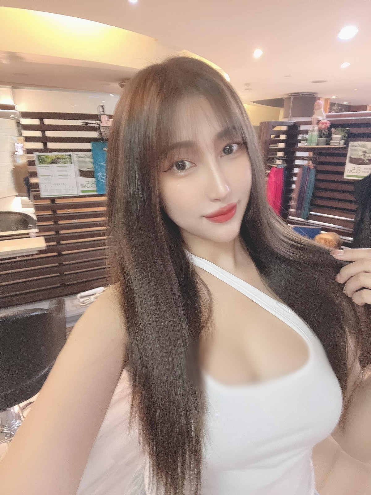 Tính cách của Vũ Na cũng được đánh giá là ngọt ngào, dịu dàng nên việc cô nàng đam mê các môn thể thao cảm giác mạnh lại càng khiến nhiều người bất ngờ hơn.