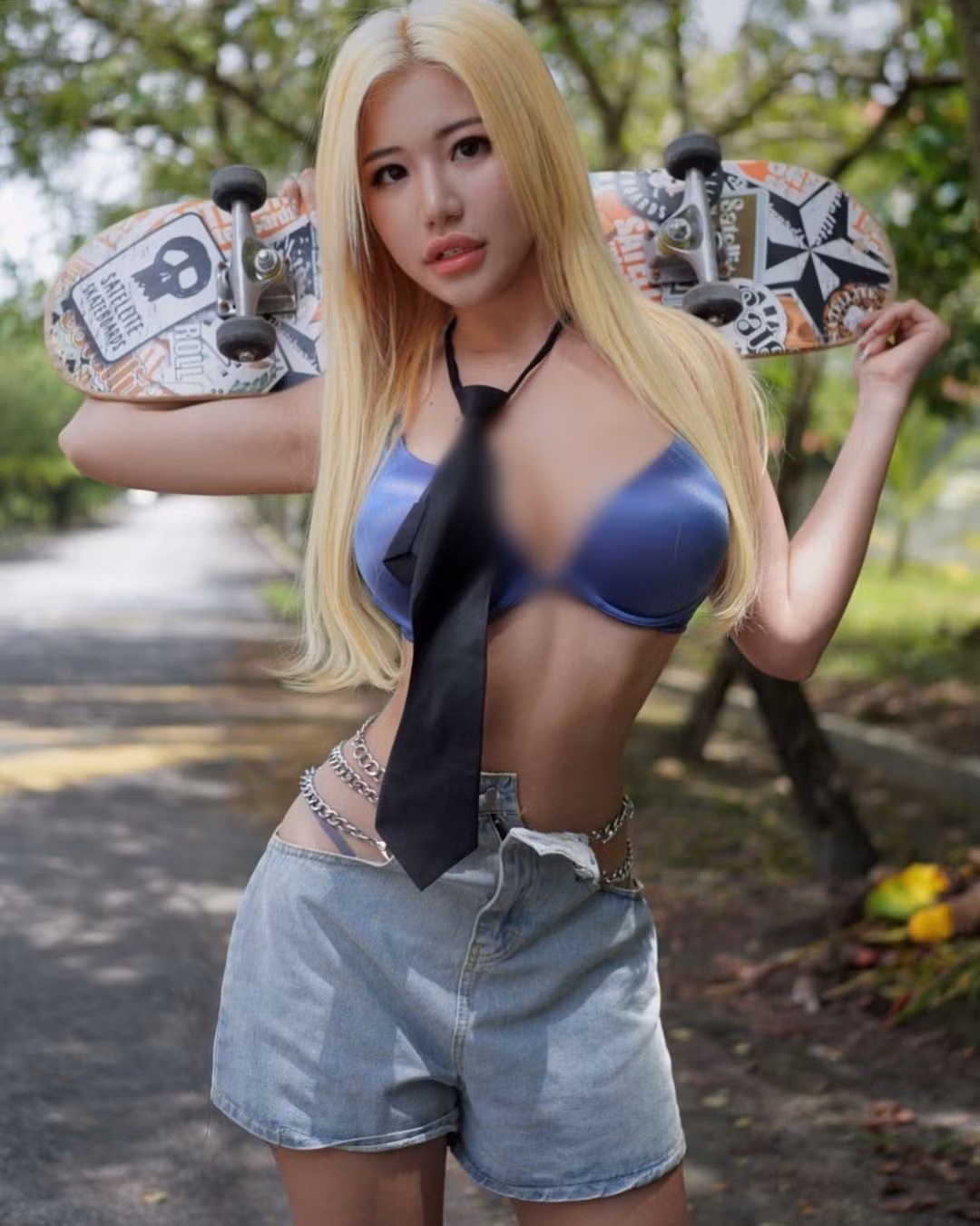 Mỗi bức ảnh của cô nàng nhận được hàng trăm ngàn, thậm chí cả triệu lượt yêu thích, chia sẻ.