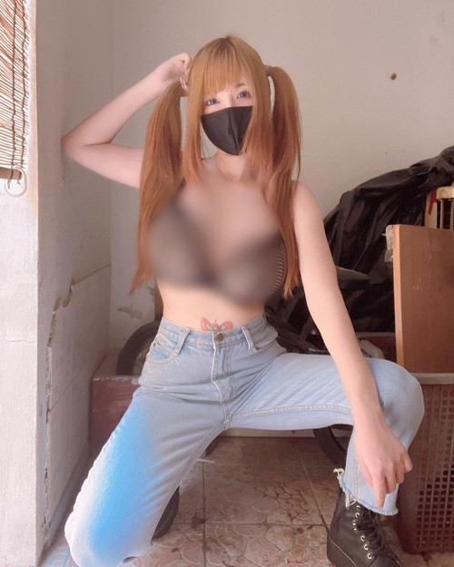 Yumiki cũng thoải mái khoe ảnh chỉ diện nội y, cô nàng cho biết, bản thân rất tự hào về hình thể của mình.