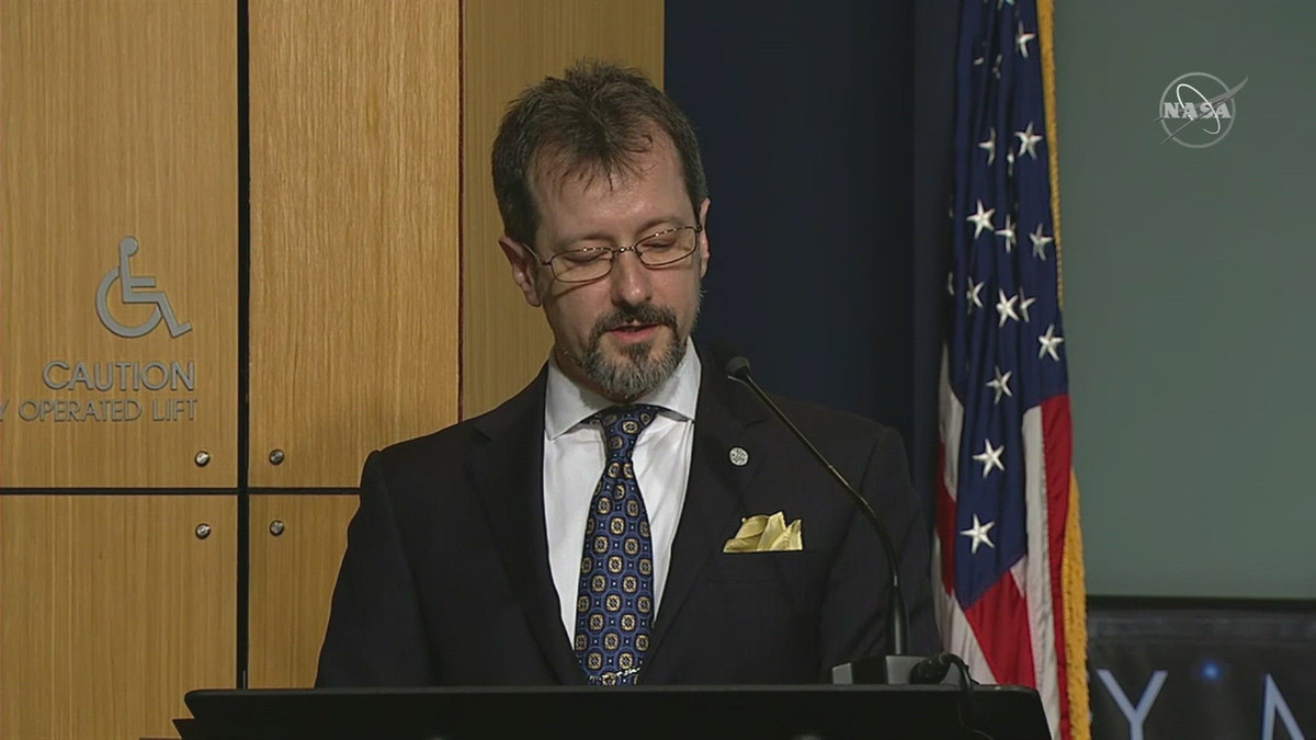 Giám đốc Văn phòng Giải quyết Sự vụ Bất thường Toàn miền (AARO) của Lầu Năm Góc, ông Sean Kirkpatrick cho hay các chuyên gia đã tiến hành nhiều điều tra về hàng trăm hiện tượng bất thường trên không được báo cáo. Tuy nhiên, đến nay, họ vẫn tìm được bằng chứng rõ ràng để chứng minh người ngoài hành tinh thực sự tồn tại.