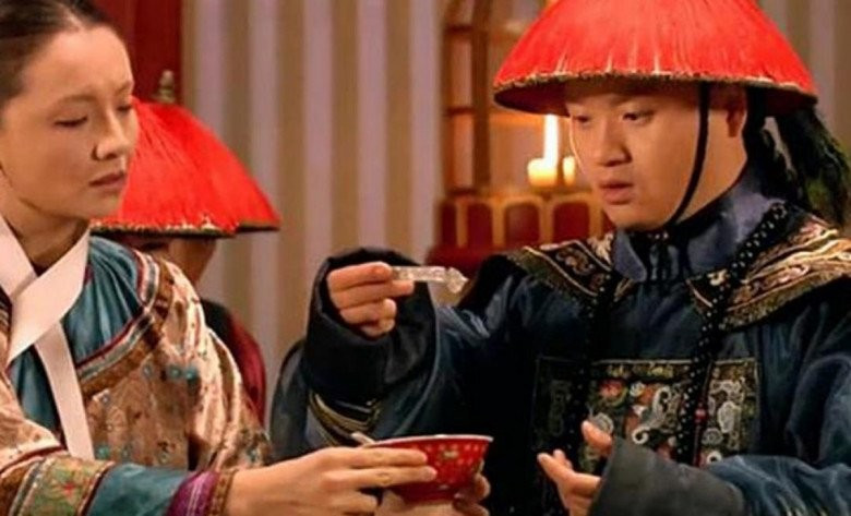 Trước bí ẩn này, các nhà khoa học đã thực hiện một số thí nghiệm và phát hiện phần lớn chất độc mà người xưa thường sử dụng là arsenic hay asen (thạch tín), chỉ quặng oxide của nó là arsenic trioxide (As2O3).