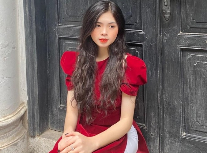 Huyền Trang sở hữu vẻ đẹp trẻ trung tựa diễn viên điện ảnh Hàn Quốc.