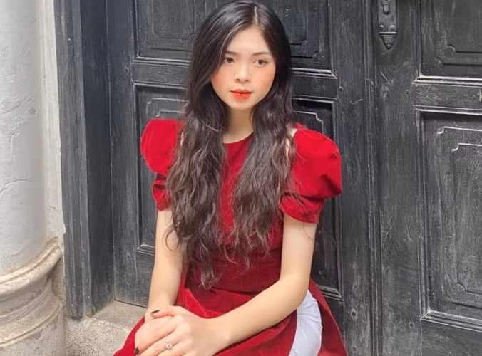 Huyền Trang sở hữu vẻ đẹp trẻ trung tựa diễn viên điện ảnh Hàn Quốc.