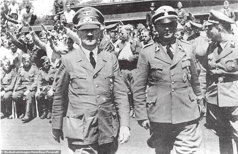 Từ năm 1936 - 1945, nhà độc tài Hitler được bác sĩ Morell tiêm cho nhiều liều morphine, thuốc an thần barbiturate, thuốc nhỏ mắt có chứa cocaine, methamphetamine hay còn gọi là ma túy đá.