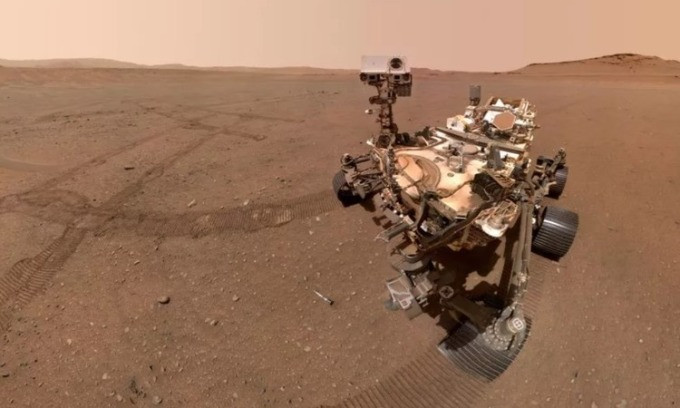 NASA cho hay tiếp tục nhận cập nhật tình trạng ngắn gọn từ robot tự hành trong khoảng thời gian từ ngày 11 - 25/11, trừ 2 ngày sao Hỏa khuất hoàn toàn phía sau đĩa Mặt trời, dẫn tới mất tín hiệu hoàn toàn với robot tự hành.