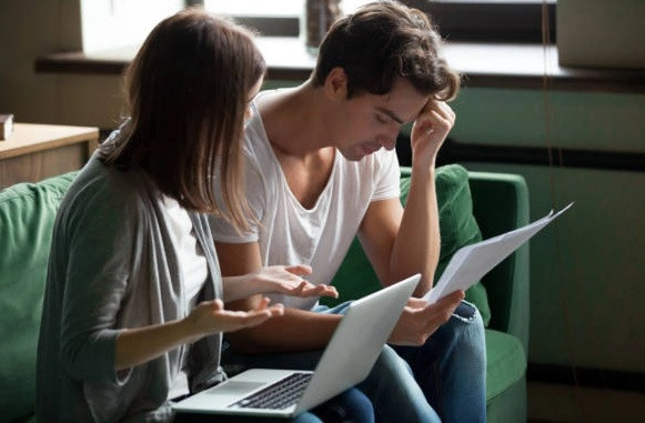 Toi gian vo “tim mat” khi nhin thay ten con gai trong giay khai sinh