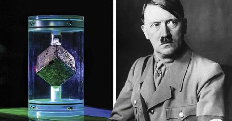 Hơn 1.000 khối uranium đã được trùm phát xít Hitler và chính quyền Đức quốc xã dùng trong chương trình hạt nhân. Sau khi Thế chiến 2 kết thúc, Mỹ đã tìm thấy nhiều khối uranium và đưa về nước để các nhà khoa học nghiên cứu. Trong số này, một khối uranium đã được chuyển đến Đại học Maryland vào năm 2013.