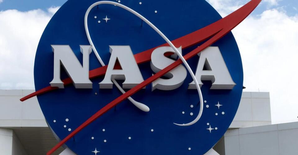 Tinh vân MSH 15-52 có hình dáng "bàn tay xương" là nhờ ngôi sao xung - nằm ở khu vực gần "cổ tay" đã bơm các hạt vào không gian mạnh mẽ. Trong đó, các luồng hạt tạo thành các "ngón tay".