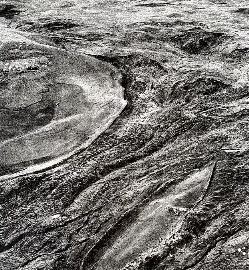 Sau trận đại hồng thủy đó, tàu Noah biến mất khỏi thế giới. Do đó, trong suốt nhiều năm qua, không ít chuyên gia, nhà khoa học đã nỗ lực tìm kiếm con tàu huyền thoại này.