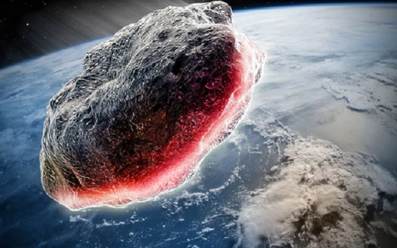 Theo tính toán của các chuyên gia NASA, tiểu hành tinh Bennu đến gần Trái Đất vào ngày 24/9/2182 và nó có 0,037% (1/2.700) khả năng đâm vào hành tinh xanh. Tiểu hành tinh giàu carbon này được cho là vỡ ra từ thiên thể lớn hơn từ 700 triệu đến 2 tỷ năm trước. Nếu Bennu va chạm với Trái Đất thì nó sẽ có thể giải phóng năng lượng tương đương 1,4 tỷ tấn thuốc nổ TNT và gây hậu quả kinh hoàng.