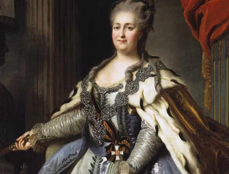 Khác với cha mình, sau khi lên ngôi, Sa hoàng Peter II không có tài cai trị đất nước nên số người ủng hộ ông ngày càng giảm. Nhân cơ hội này, Nữ hoàng Catherine cùng những người thân cận đã lên kế hoạch lật đổ chồng để nắm quyền cai trị đất nước.