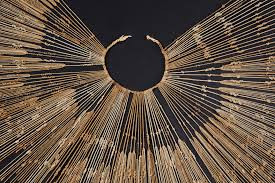 Nghiên cứu của Gary Urton, giáo sư chuyên nghiên cứu thời kỳ tiền Columbus tại Đại học Harvard (Mỹ) chỉ ra mã nhị phân khipu có thể lưu giữ ít nhất 1.536 dữ liệu thông tin. Con số này là kết quả của phép tổ hợp từ 7 cách chọn lựa (như chất liệu, hướng quay, hướng thắt nút, màu sắc…) trong quá trình chế tạo khipu.