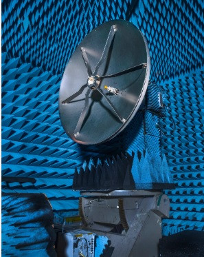 Mỗi ngày, mạng lưới của NASA có thể phải liên lạc với hơn 100 nhiệm vụ trong vũ trụ. Bất kể nhiệm vụ đó liên quan tới duy trì liên lạc với phi hành gia trên quỹ đạo hay quan sát không gian sâu, hàng chục vệ tinh và tàu vũ trụ của Mỹ đều cần có ăngten.