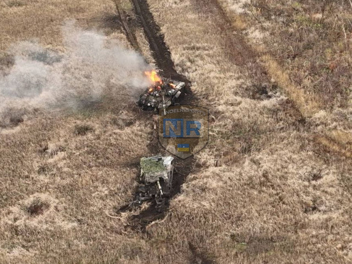 Video quan doi Ukraine ban no hang loat xe tang va xe boc thep Nga-Hinh-2