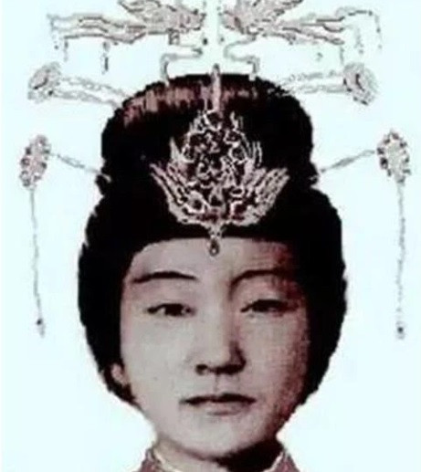 Theo các chuyên gia, Trắc phi Ngô thị không có dung mạo kiều diễm như các đại mỹ nhân. Thay vào đó, bà sở hữu gương mặt phúc hậu, đầy đặn.