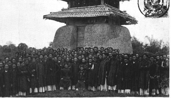 Ảnh chụp tập thể các vị quan triều Nguyễn.