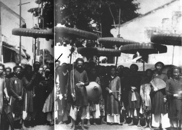 Ảnh chụp các vị quan làm việc cho triều đình nhà Nguyễn năm 1885.