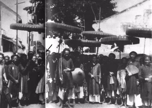 Ảnh chụp các vị quan làm việc cho triều đình nhà Nguyễn năm 1885.