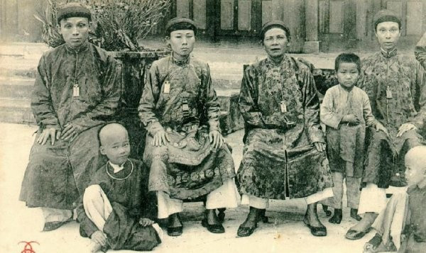 Bức ảnh chụp cư dinh của Hội trưởng Tôn Nhân phủ (hội đồng Hoàng tộc).