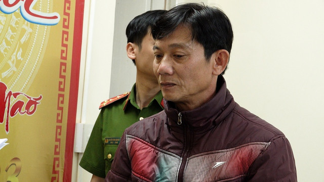 Bắt tạm giam 3 bị can trong vụ khu du lịch Làng Cù Lần Bat tam giam 3 bi can trong vu khu du lich Lang Cu Lan