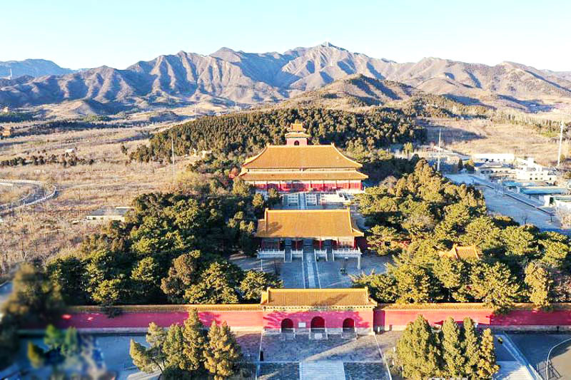 Nguyên nhân đầu tiên là cấu trúc lăng mộ. Các kiến trúc sư của nhà Minh sở hữu trí tuệ xuất sắc và đôi bàn tay tài hoa đã thiết kế lăng mộ với lối ra vào bí mật khiến kẻ trộm rất khó tìm ra.