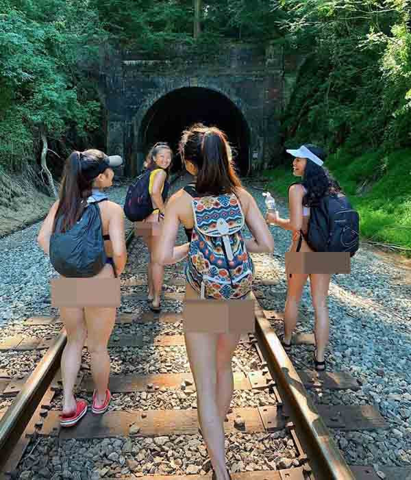 Nhìn chung, người đẹp ăn mặc mát mẻ nhằm mục đích tạo dáng chụp ảnh, không hẳn tham gia các chuyến trekking thực sự.