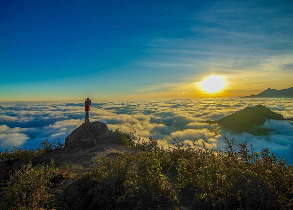 Khi trekking, người tham gia phải trang bị nhiều yếu tố như sức khỏe, kiến thức, sự kiên trì. Bên cạnh đó, người tham gia còn cần chú ý đầu tư trang phục phù hợp.