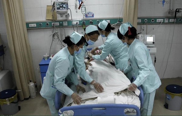 Trước sự ra đi của Chen, người nhà thắc mắc lý do anh mắc bệnh hiểm dù trước đó anh rất chú ý chế độ ăn uống và thường xuyên tập luyện. Giải đáp thắc mắc của gia đình, bác sĩ cho biết việc kiên trì tập luyện của Chen rất tốt. Vậy nhưng, thói quen sau buổi tập của anh lại khiến tình trạng sức khỏe diễn biến xấu. Hóa ra, Chen Bin rất thích uống bia dứa. Anh cho rằng loại bia này là thức uống giải khát, không gây hại nên thường uống ba bốn lon sau khi thể thao.