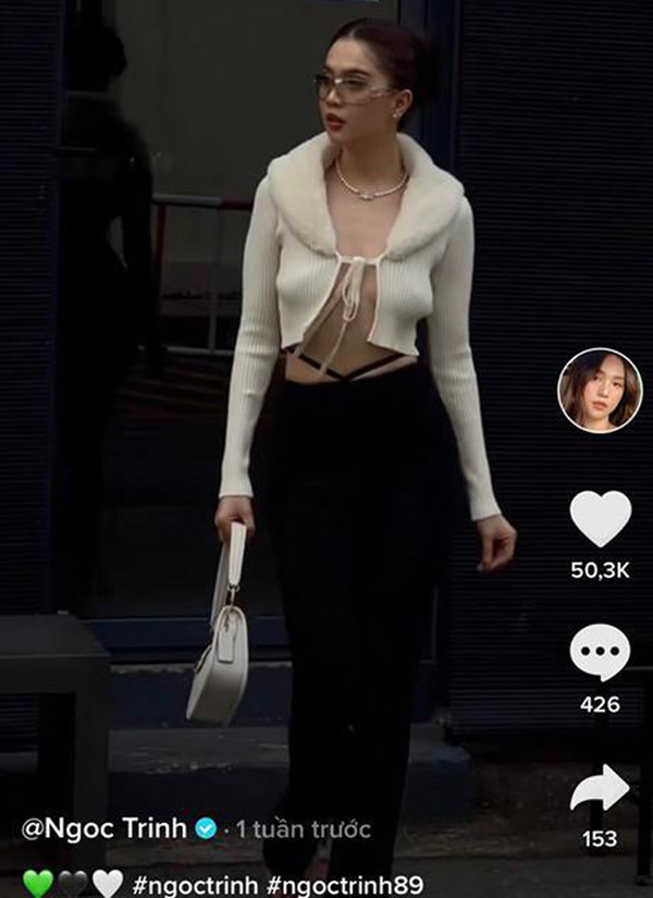 Chuộng mốt “đuôi cá voi”, Ngọc Trinh lên đồ với thiết kế này để tham dự sự kiện, chụp ảnh hoặc thậm chí xuống phố. Hầu hết mọi người dành lời khen cho điểm nhấn sexy, vóc dáng đẹp không tì vết của Ngọc Trinh.