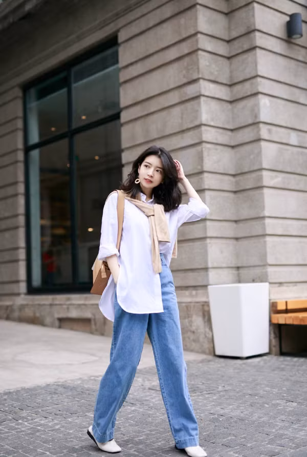 Để mặc đẹp, phụ nữ béo hay gầy nên tham khảo trang phục suông, không ôm sát. Những trang phục kiểu này vừa mang tới cảm giác thoải mái, dễ chịu, vừa giúp tôn đường nét cơ thể.