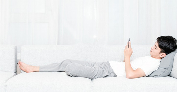 Ít vận động. Đặc thù công việc khiến nhiều người phải ngồi thời gian dài mỗi ngày. Không tập thể dục, vận động quá ít sẽ ảnh hưởng nghiêm trọng đến chức năng giải độc và trao đổi chất của thận. Thận khí và dương khí trong cơ thể cũng bị ảnh hưởng theo.