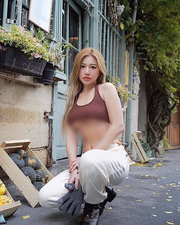 Quả thực, phong cách “thả rông” không phù hợp với chị em sở hữu vòng 1 ngoại cỡ. Nó dễ khiến vẻ ngoài của chị em trở nên thiếu chỉn chu, khó khăn trong vận động. (Ảnh minh họa)