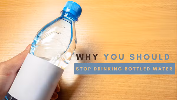 1. Nguy cơ nhiễm khuẩn. Hầu hết nước khoáng thiên nhiên được lấy từ suối hoặc giếng khoan. Nó có thể chứa nhiều loại sinh vật như coliform. Coliform có thể sống trong khoảng thời gian đáng kể, đặc biệt trường hợp nước khoáng được đựng trong chai nhựa, đóng chai thủ công. (Ảnh: Boldsky, minh họa)