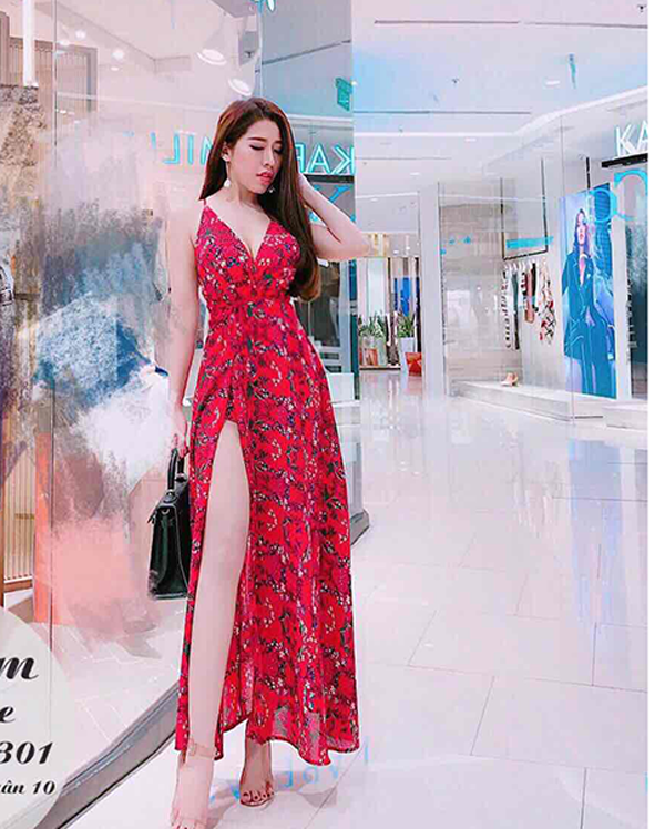 Váy xẻ tà khi mặc lên sẽ tôn dáng, tạo hiệu ứng thị giác cao và gầy hơn. Vết cắt khéo léo giúp bạn khoe một trong những điểm gợi cảm nhất nhì trên cơ thể.